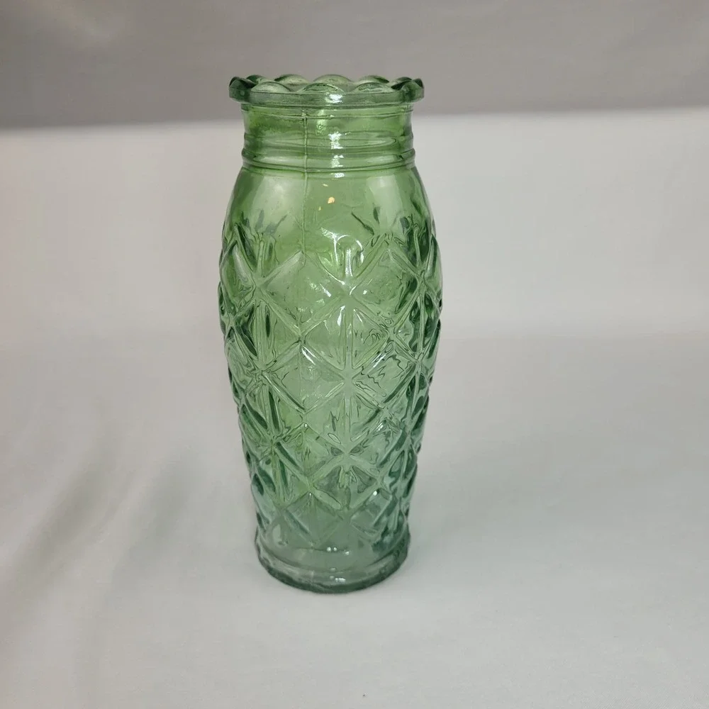 Vintage Green Glass Vase Diamond Quilted Pattern Scalloped Rim 7